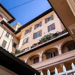 Heart Of Rome-napoleone Apartment-10 To Colosseo Apartment Rome